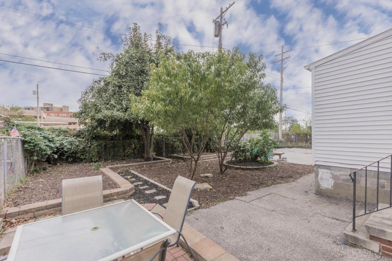 In The Heart Of Little Italy! Free Parking! Apartment Cleveland Exterior photo